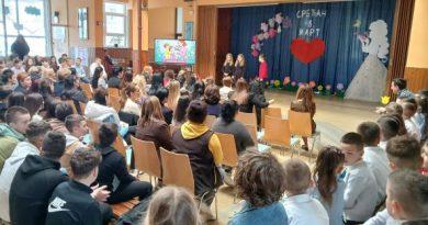 Osmomartovska priredba osnovaca u Knežici