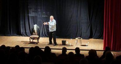 Monodrama „Muzej živih ljudi – Golootočka saga“,odigrana je u Domu kulture u Kozarskoj Dubici