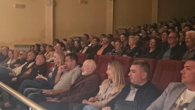mala moja iz bosanske krupe (11)