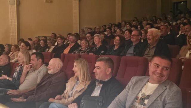 mala moja iz bosanske krupe (21)