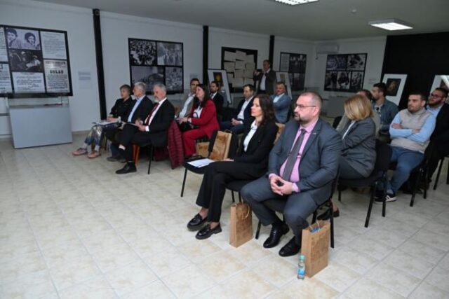 okrugli sto gradina (13)
