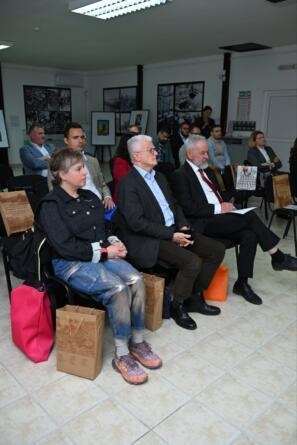 okrugli sto gradina (6)