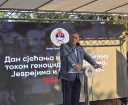 Dodik u Gornjem Јelovcu: Ustaše i njihovi zločini nad ubijenom djecom nikada ne mogu biti zaboravljeni, niti treba da budu (FOTO/VIDEO) Dodik u Gornjem Јelovcu: Ustaše i njihovi zločini nad ubijenom djecom nikada ne mogu biti zaboravljeni, niti treba da budu (FOTO/VIDEO)