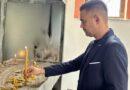 Savković upalio svijeću i odao počast generalu Ratku Mladiću Savković upalio svijeću i odao počast generalu Ratku Mladiću
