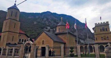 Dodik i Vučić sutra u manastiru Rmanj sa episkopom Sergijem Dodik i Vučić sutra u manastiru Rmanj sa episkopom Sergijem