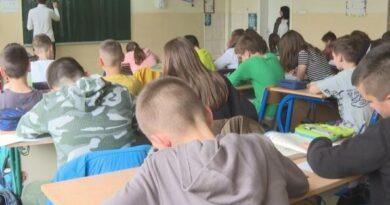 Obustavljena nastava u osnovnim i srednjim školama u Republici Srpskoj Obustavljena nastava u osnovnim i srednjim školama u Republici Srpskoj