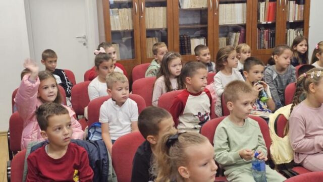 prvacici u biblioteci 07 10 2026 (5)